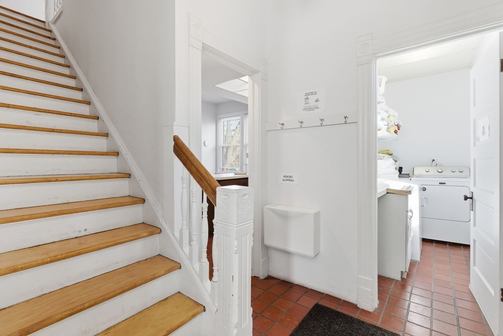2001 Orrington Avenue - Photo 7