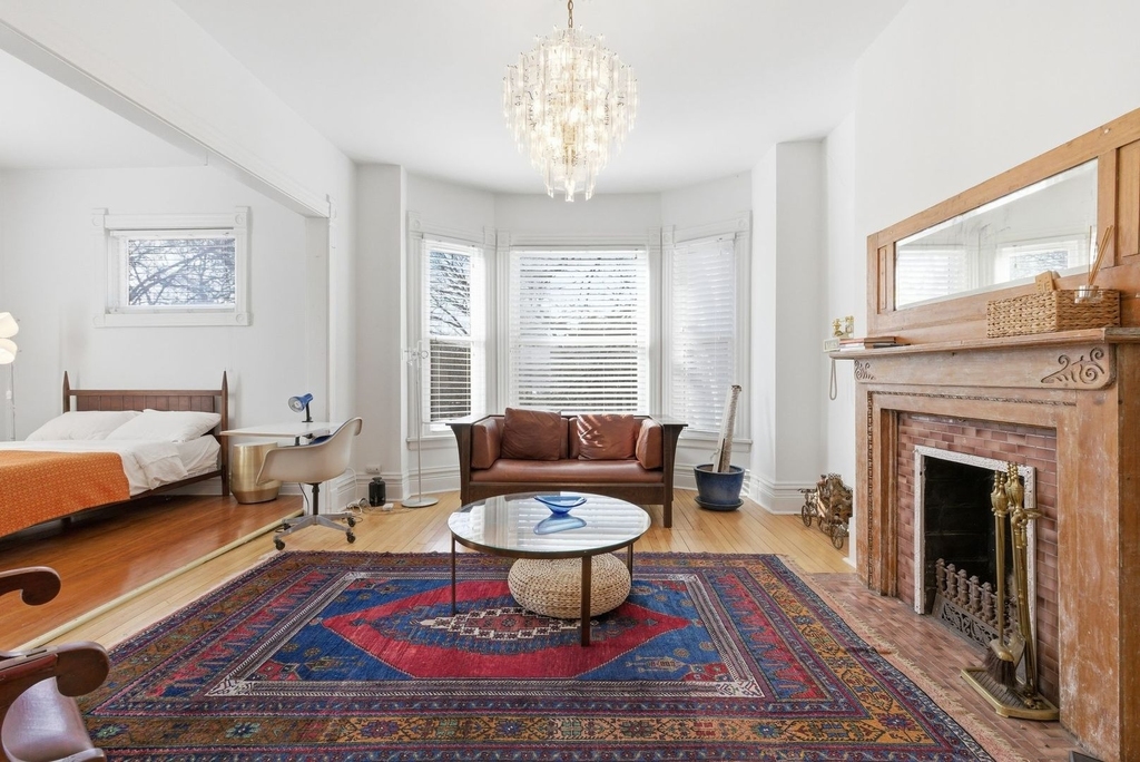 2001 Orrington Avenue - Photo 16