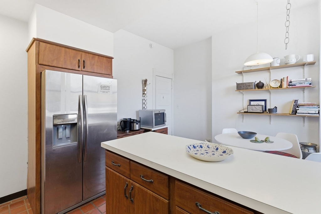 2001 Orrington Avenue - Photo 11