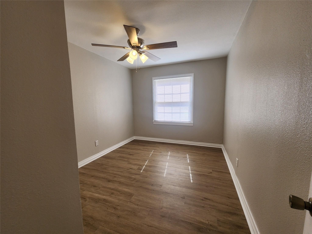 138 W Marion - Photo 1