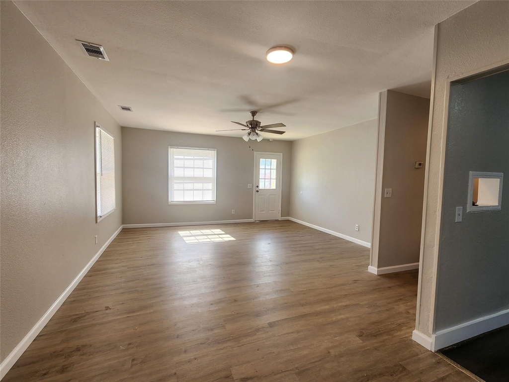 138 W Marion - Photo 16