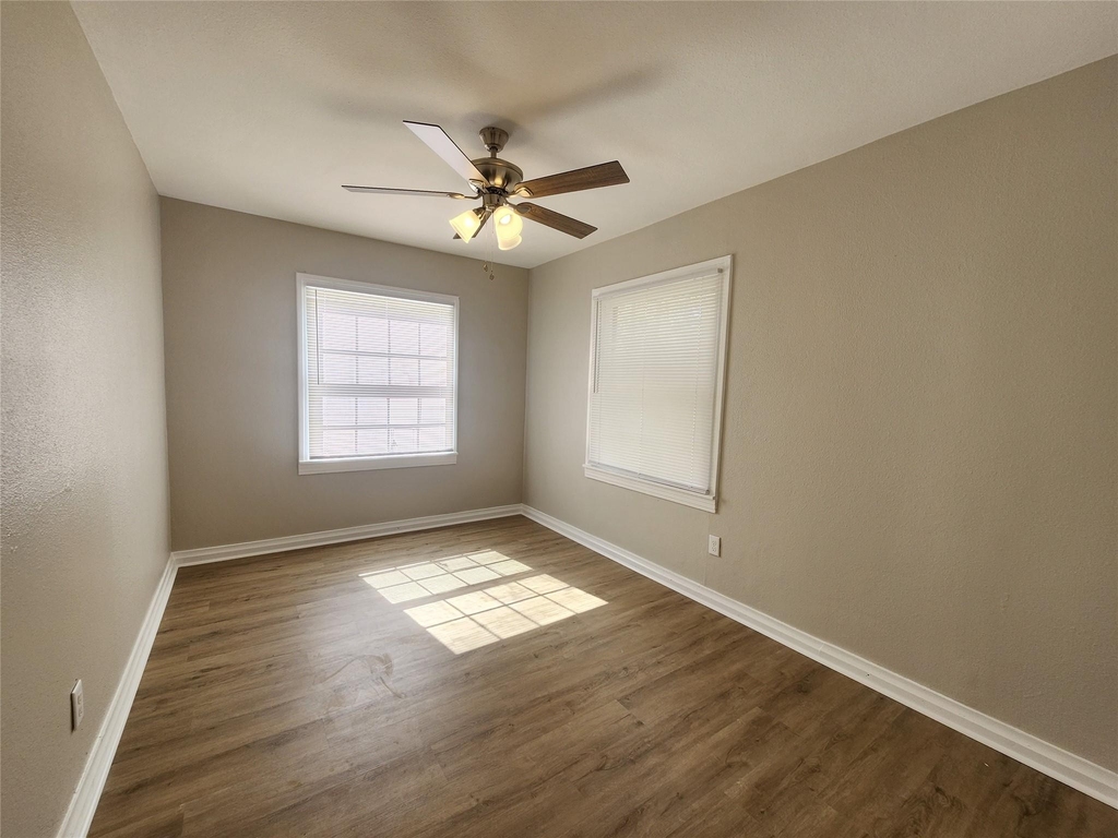 138 W Marion - Photo 5