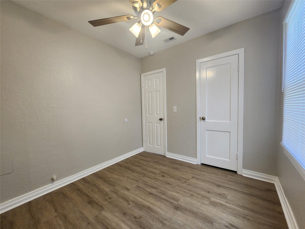 138 W Marion - Photo 8