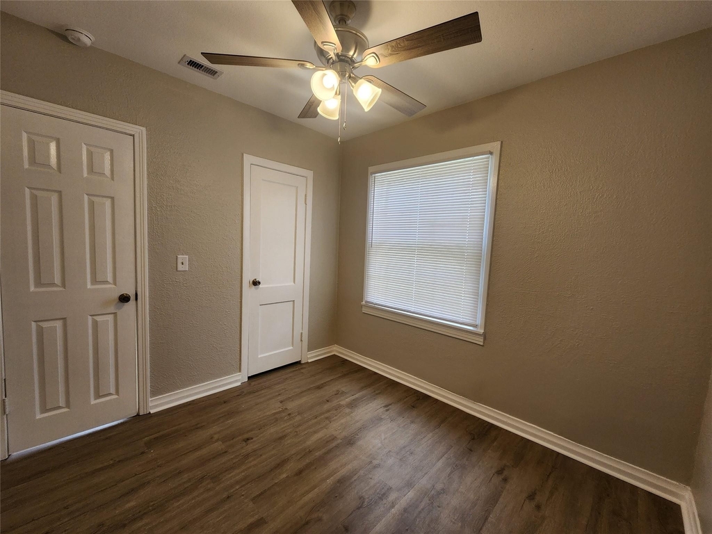 138 W Marion - Photo 9