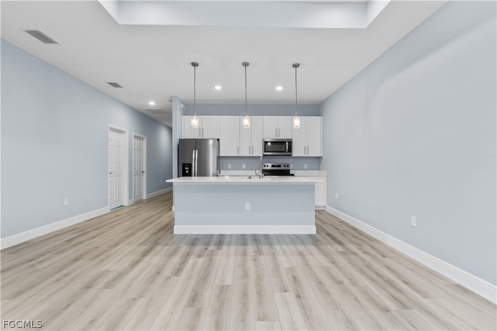 1601 E 7th Street - Photo 7