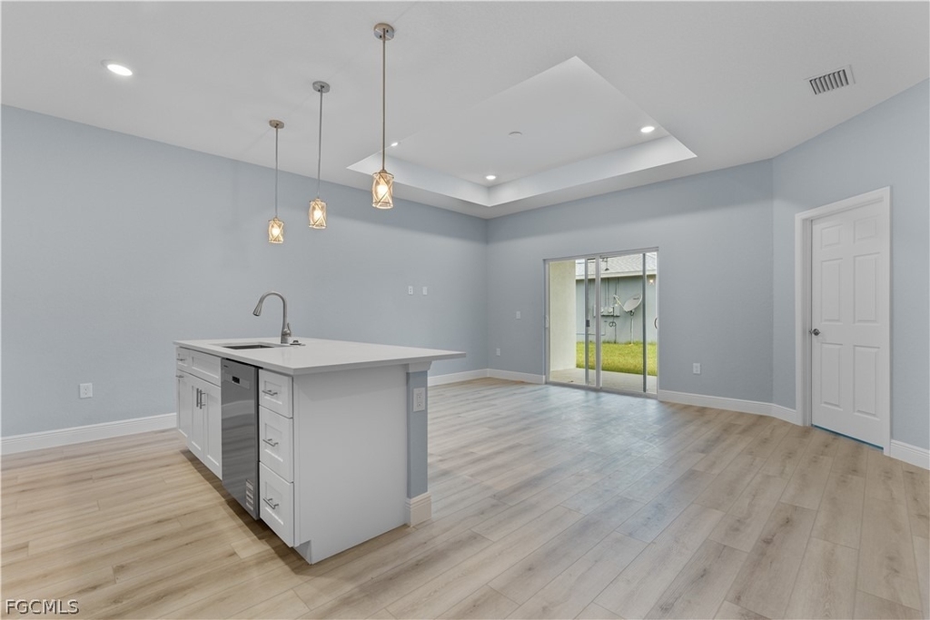 1601 E 7th Street - Photo 6