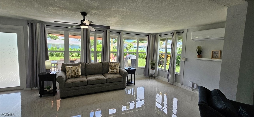251 Se 46th Street - Photo 28