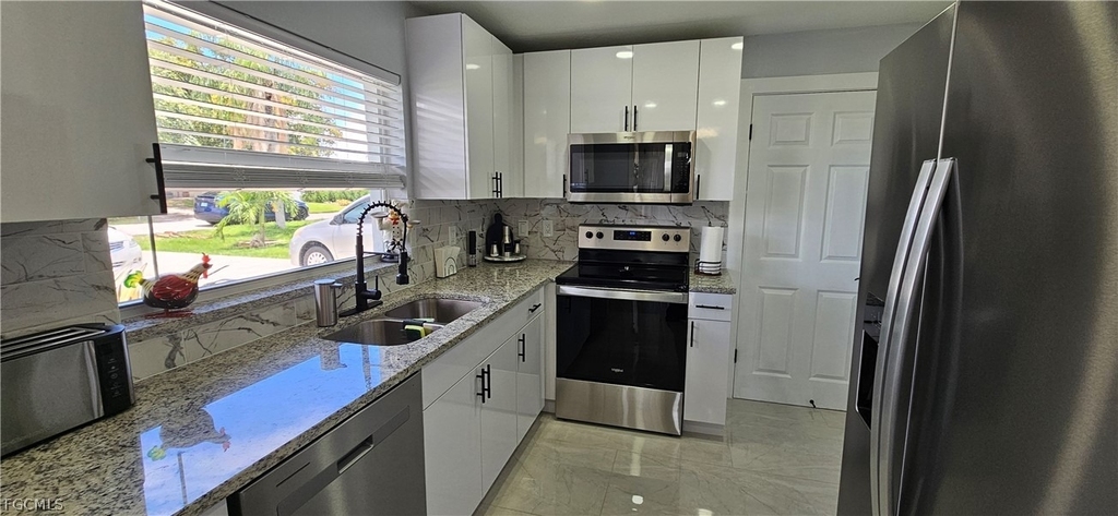 251 Se 46th Street - Photo 18