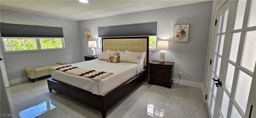 251 Se 46th Street - Photo 3