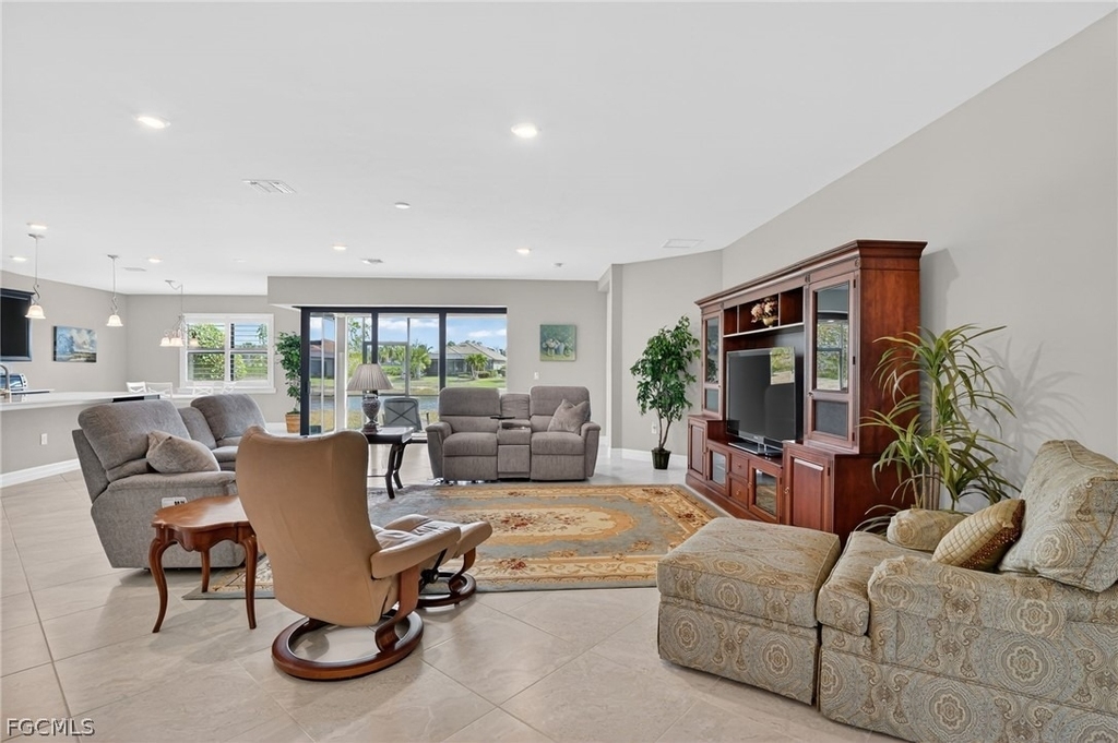 11279 Thurston Chase - Photo 4