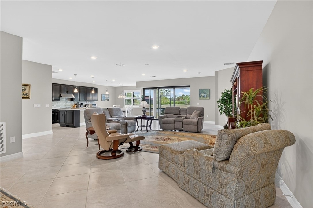 11279 Thurston Chase - Photo 3