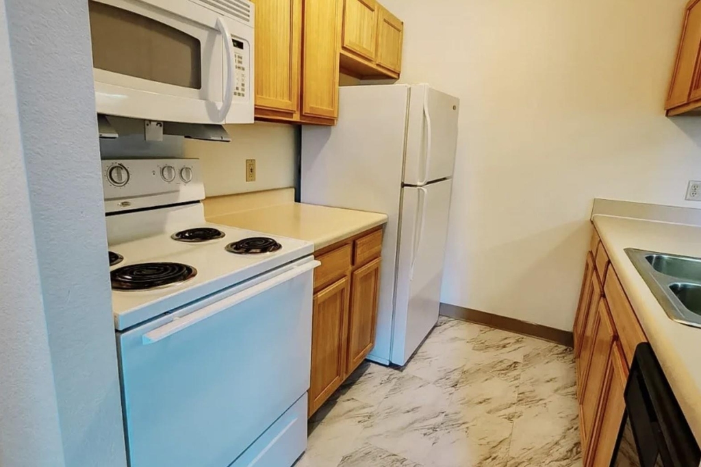 125 W Harrington Road - Photo 10