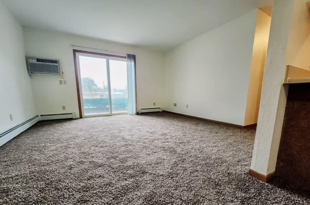 125 W Harrington Road - Photo 6