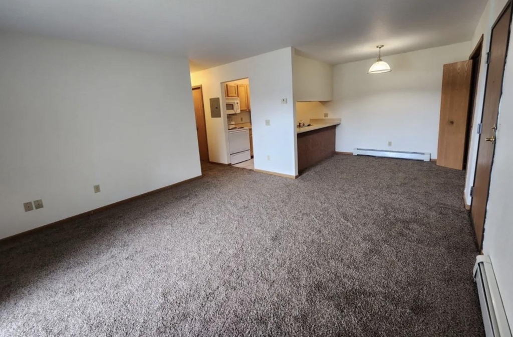 125 W Harrington Road - Photo 4