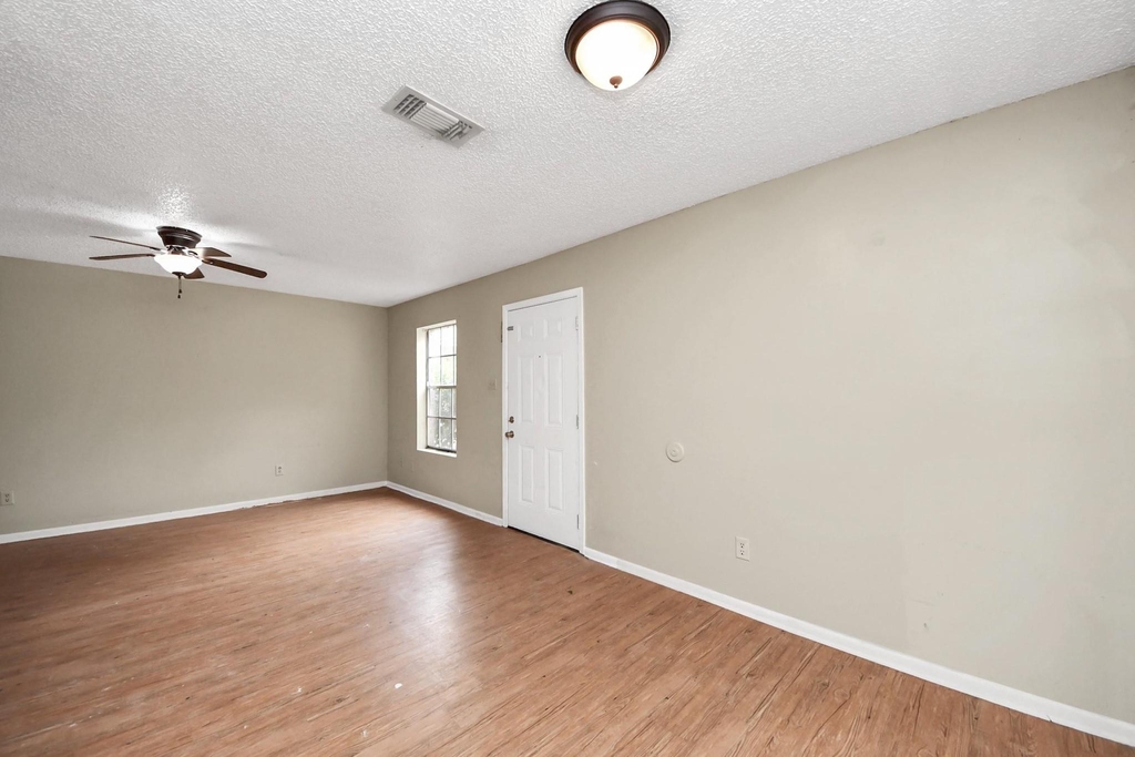 1006 Perry Street - Photo 18