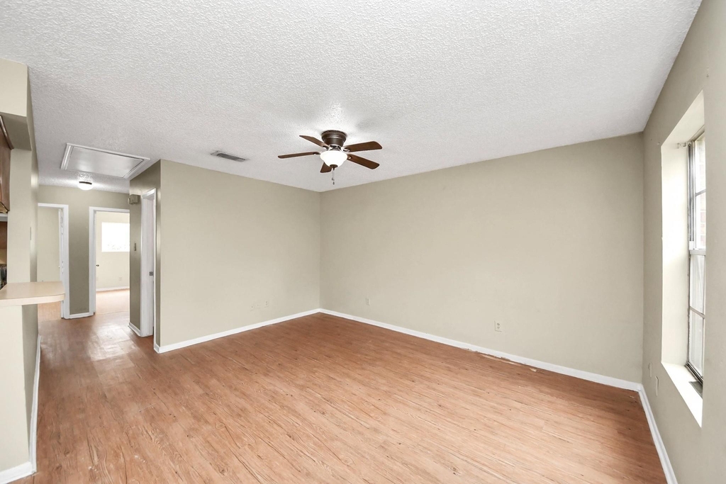 1006 Perry Street - Photo 8