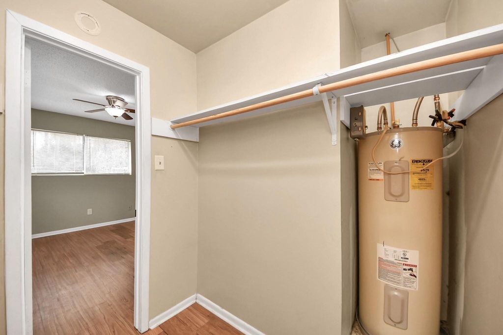 1006 Perry Street - Photo 36