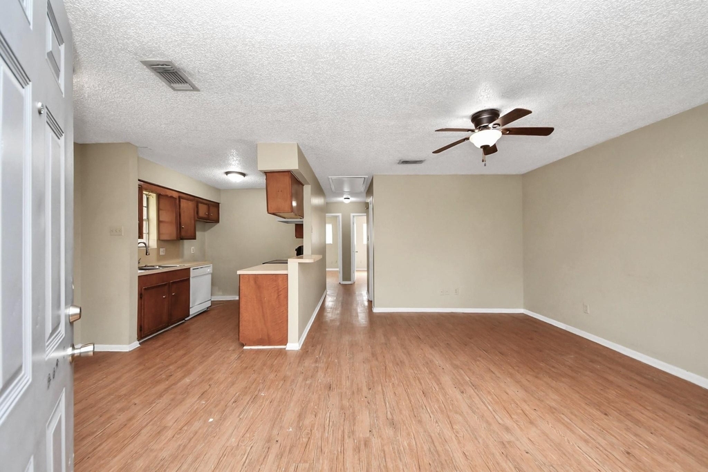 1006 Perry Street - Photo 7