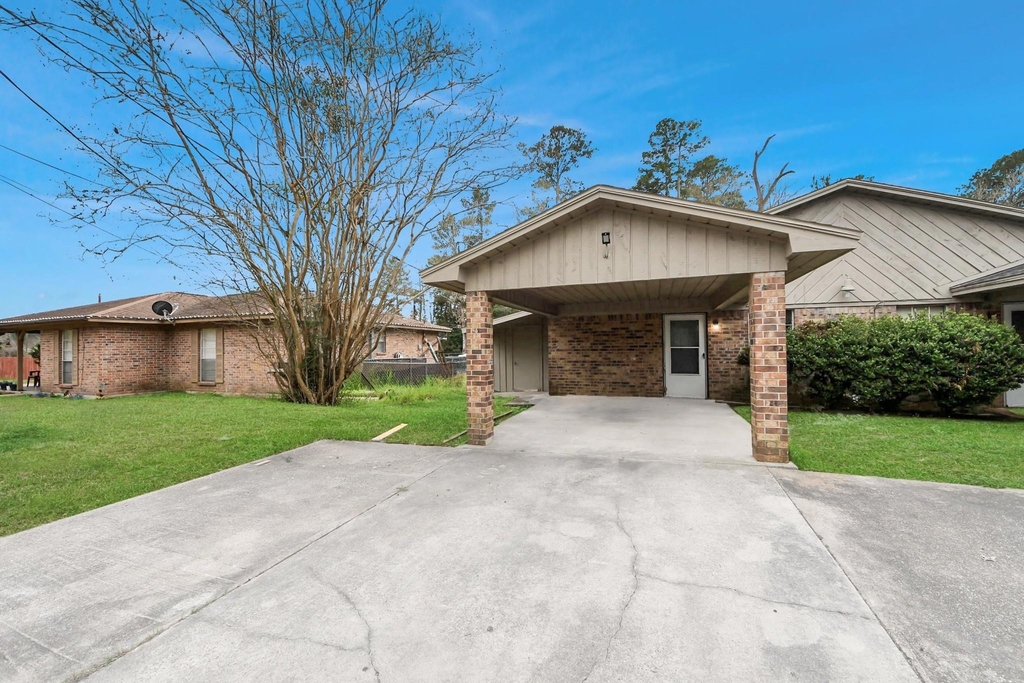 1006 Perry Street - Photo 2