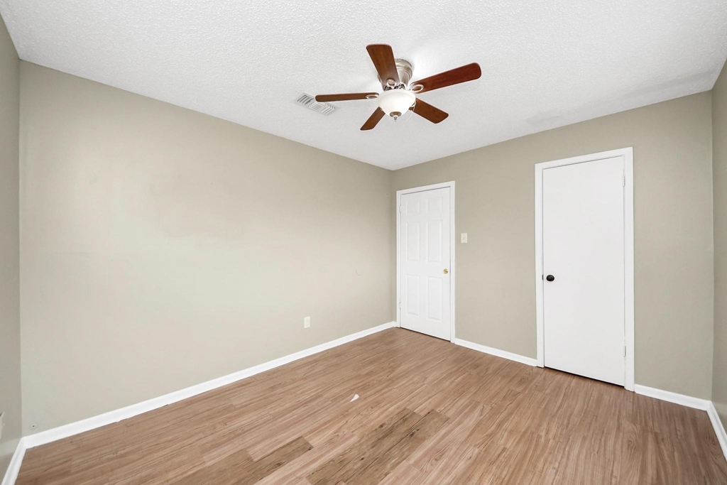 1006 Perry Street - Photo 32