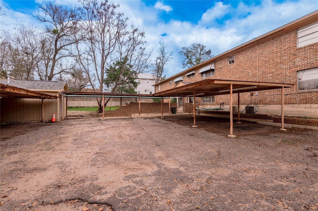 818 University Avenue - Photo 17