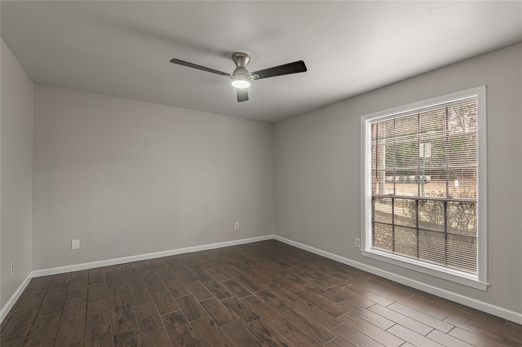 818 University Avenue - Photo 8