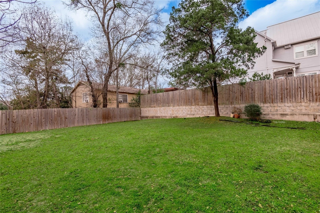 818 University Avenue - Photo 15