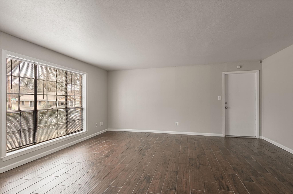 818 University Avenue - Photo 4