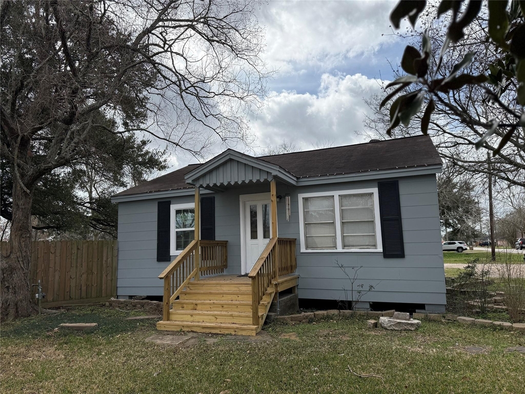 4114 Victoria Avenue - Photo 1