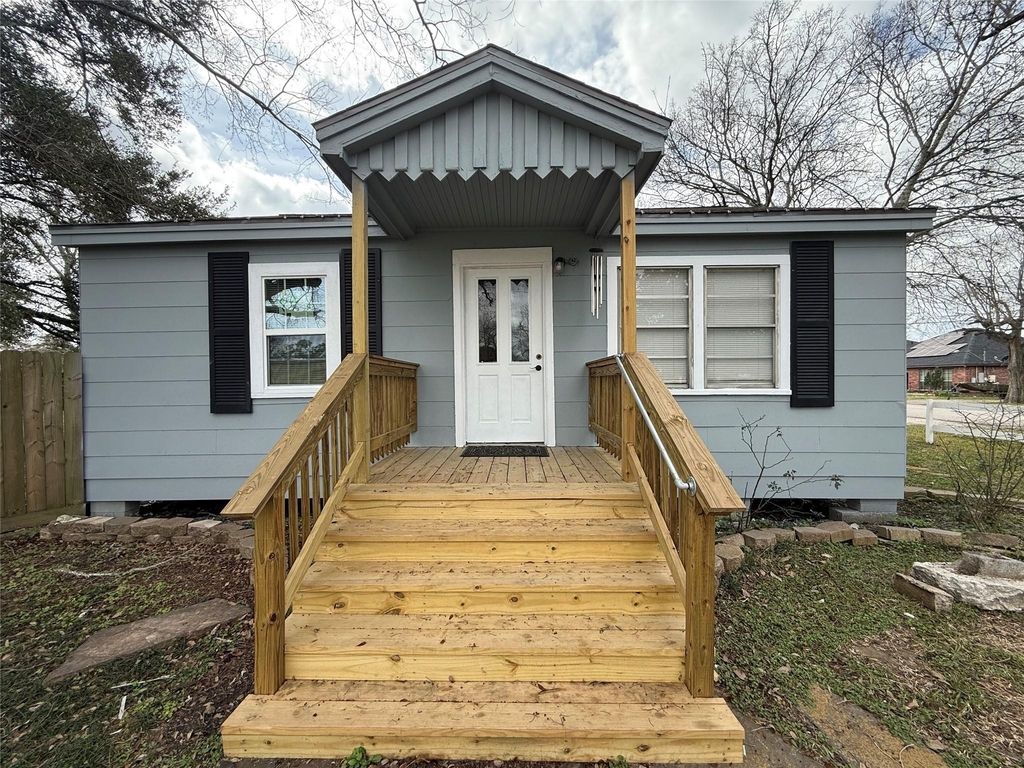 4114 Victoria Avenue - Photo 0