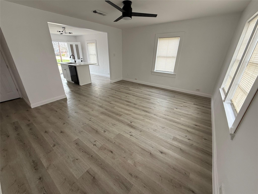4114 Victoria Avenue - Photo 12