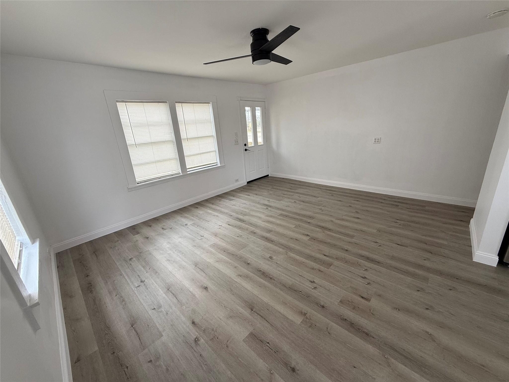4114 Victoria Avenue - Photo 10