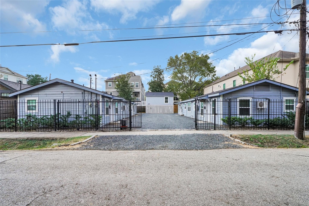 5603 Petty - Photo 0