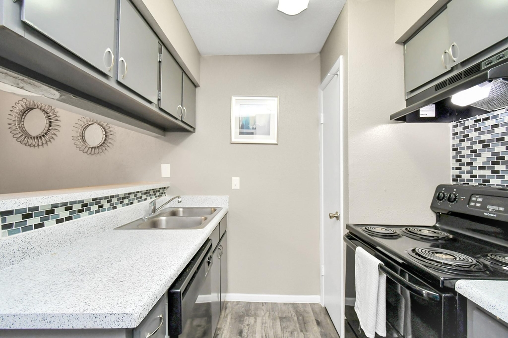 12211 Fondren - Photo 11