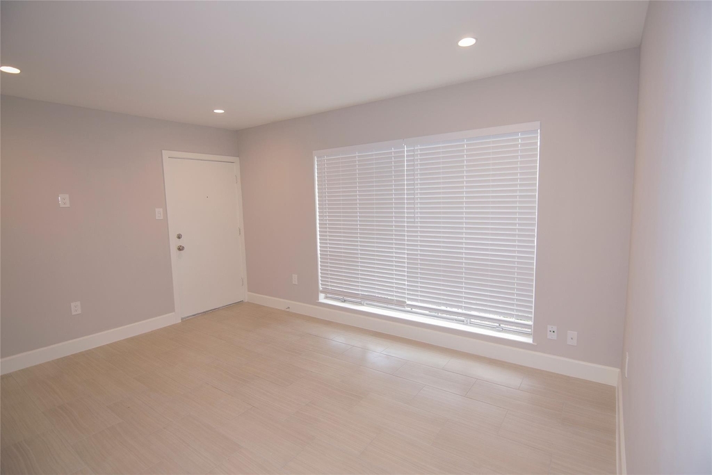2201 Fountain View Drive - Photo 6