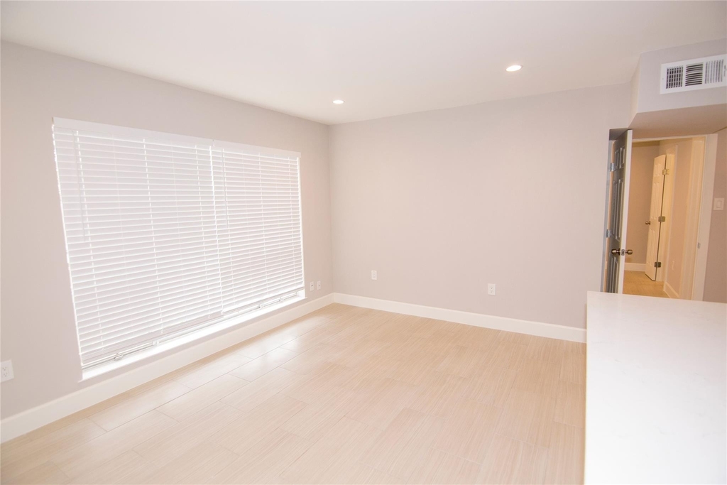 2201 Fountain View Drive - Photo 7