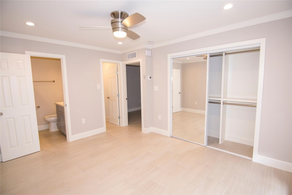 2201 Fountain View Drive - Photo 9