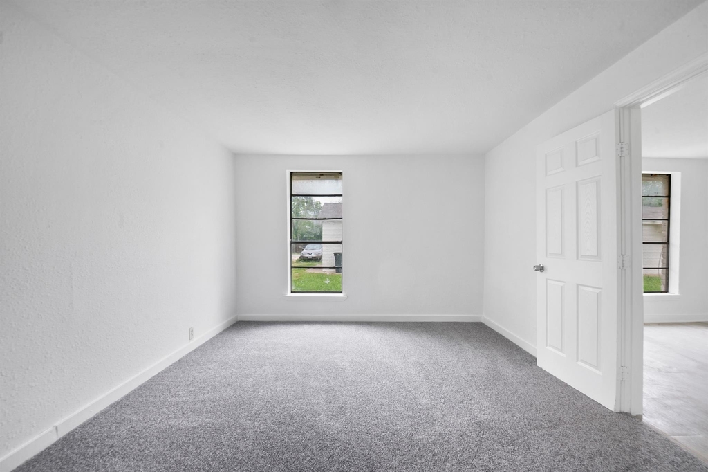 806 East Emily Avenue - Photo 7