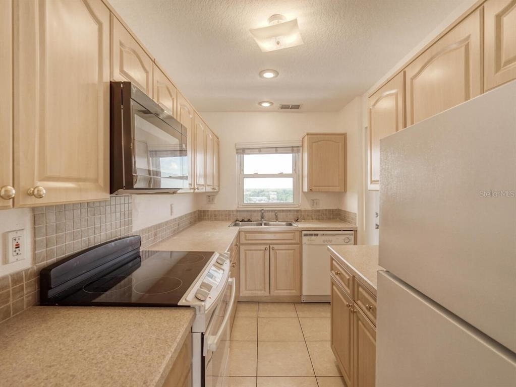 4939 Floramar Terrace - Photo 8
