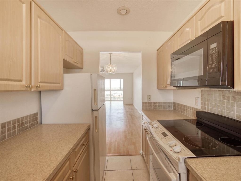 4939 Floramar Terrace - Photo 10