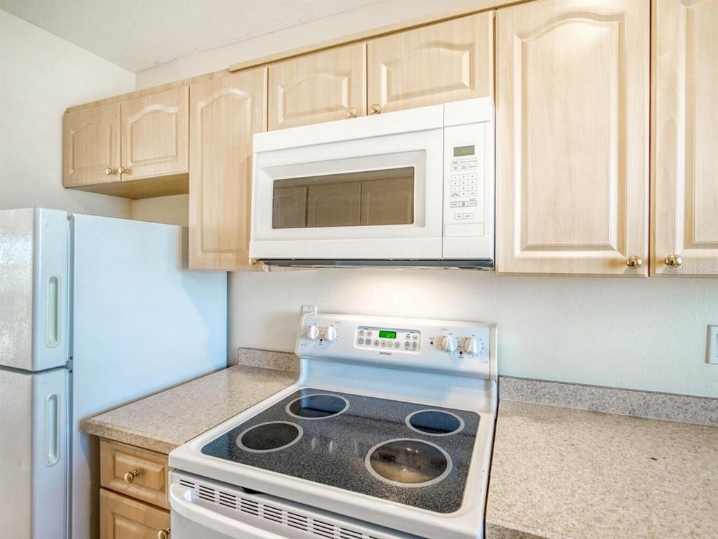 4939 Floramar Terrace - Photo 8
