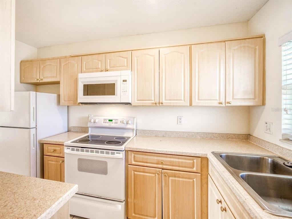 4939 Floramar Terrace - Photo 5