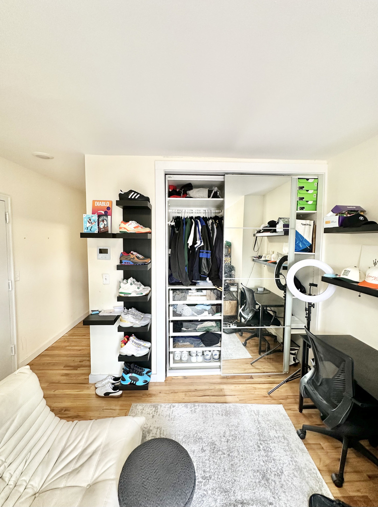 West 106th Street - Photo 5