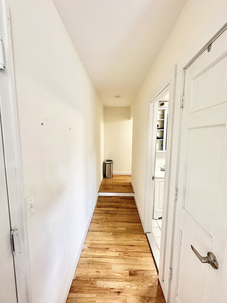 West 106th Street - Photo 6