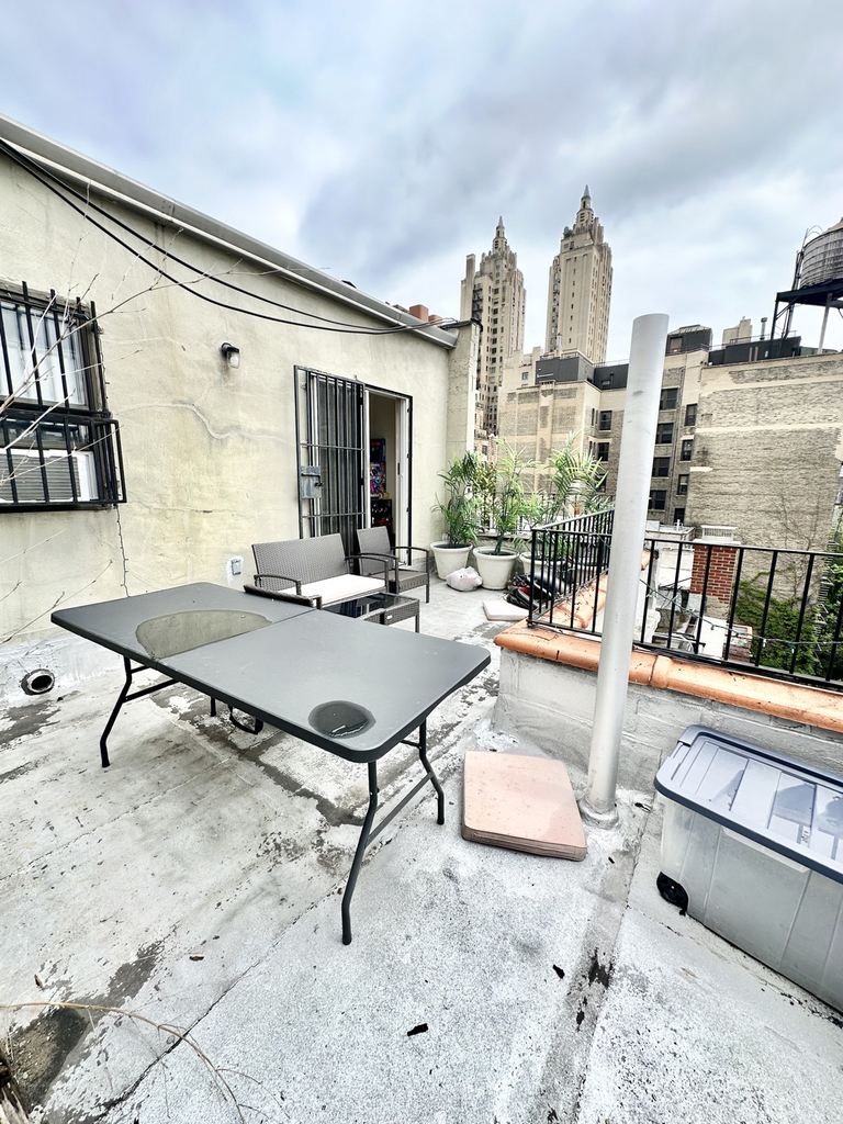 West 106th Street - Photo 1