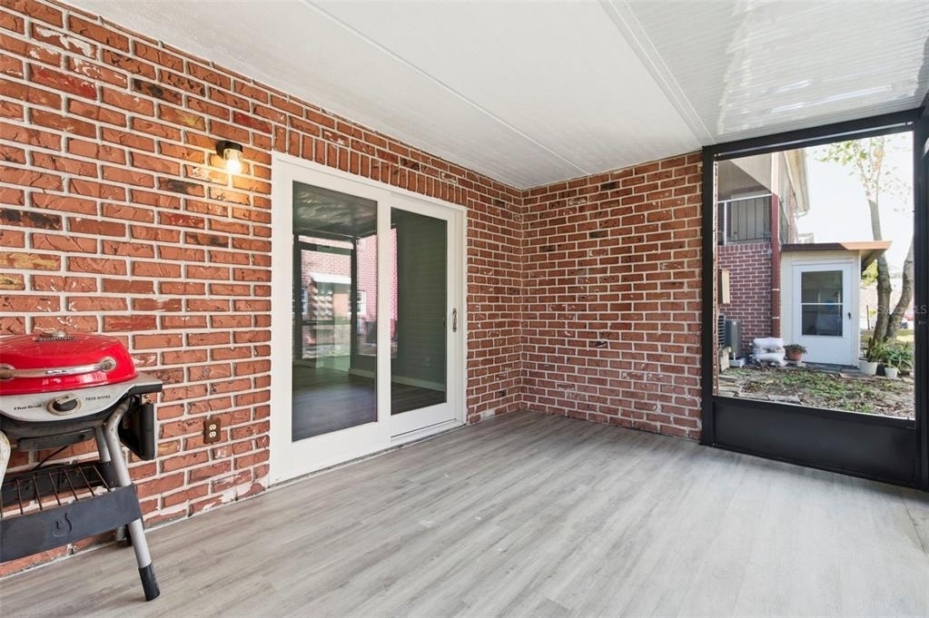 1125 83rd Avenue N - Photo 23