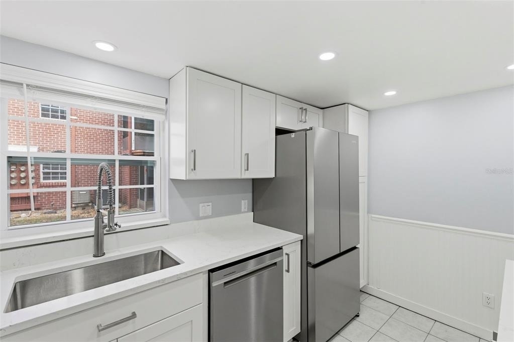 1125 83rd Avenue N - Photo 9