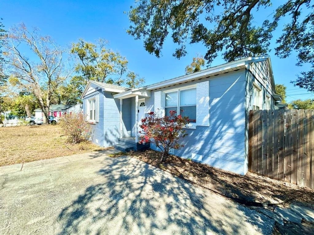 2720 Edwards Avenue S - Photo 2