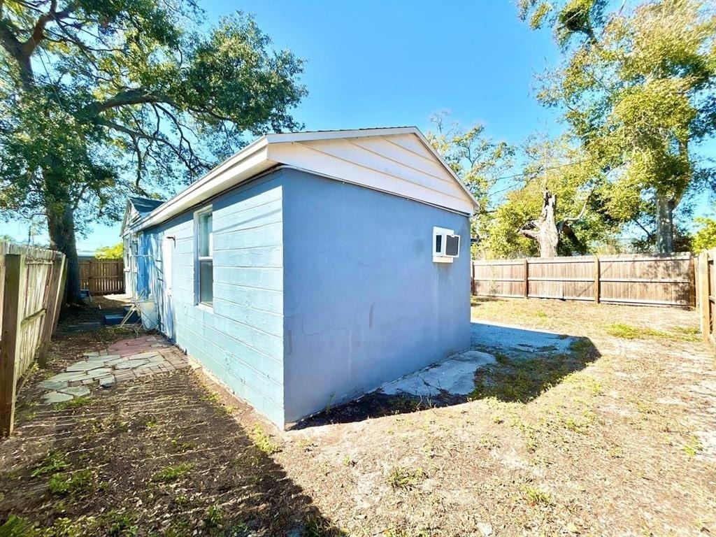 2720 Edwards Avenue S - Photo 19