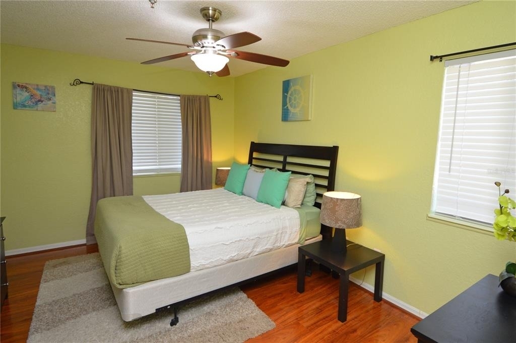 10265 Gandy Boulevard N - Photo 32